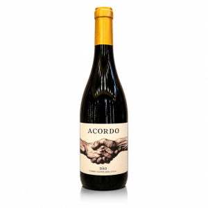 Vinho Tinto Acordo, vinho elegante com notas de frutas vermelhas maduras e especiarias suaves, ideal para carnes, massas e pratos tradicionais.
