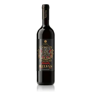 Relvas Tinto, vinho tinto alentejano suave com notas de frutas vermelhas maduras e perfil equilibrado, ideal para refeições simples e quotidianas.