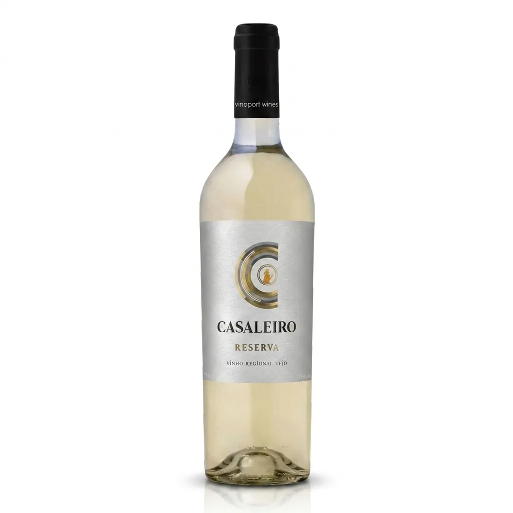 Garrafa de Vinho Casaleiro Reserva Branco destacando o rótulo premium