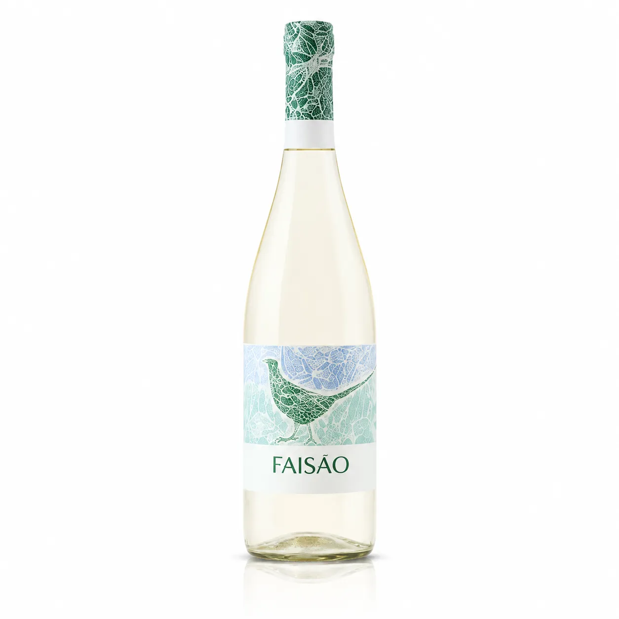 Vinho Faisão Branco: o sabor da tradição em cada copo. Garrafa de Vinho Faisão Branco clássico em fundo branco
